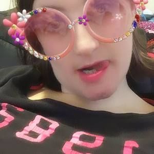 Meet your Posher, Yolanda